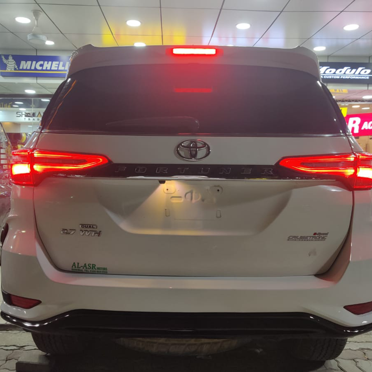 Toyota Fortuner 2017 Conversion into Fortuner Legender 2022 - Thumbnail 4