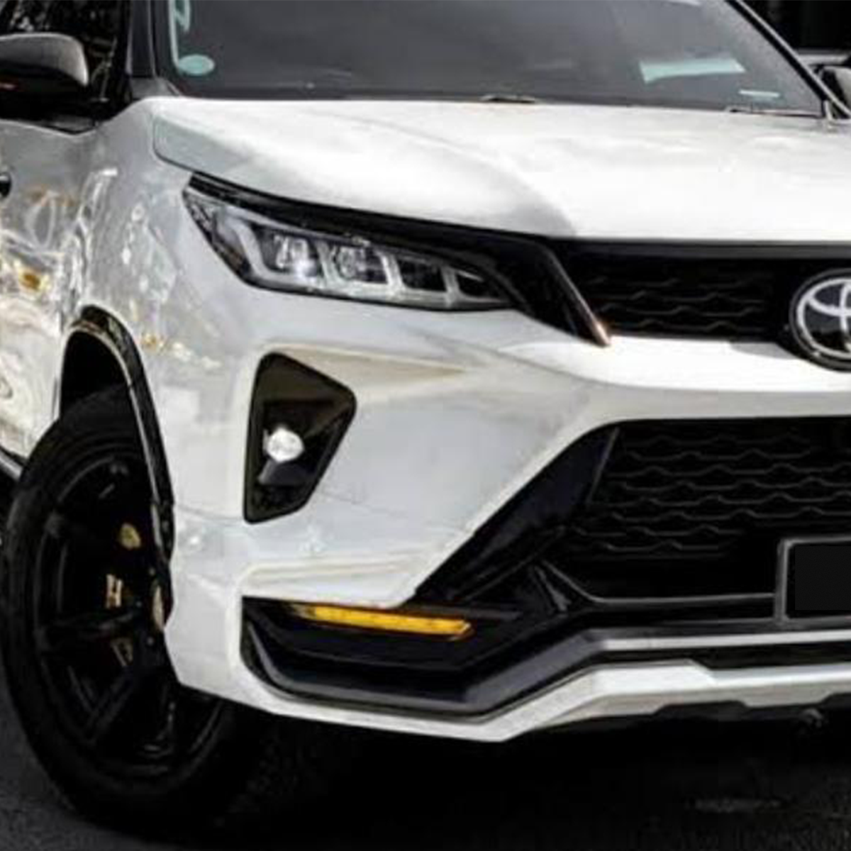 Toyota Fortuner Legender 2022 - Thumbnail 4