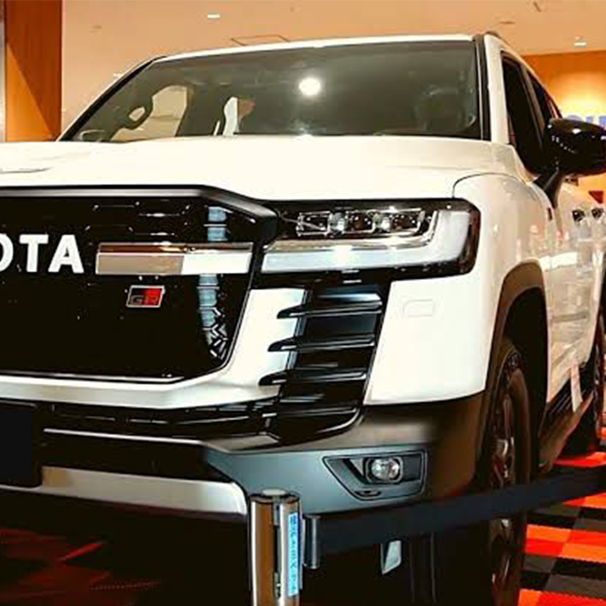 Toyota Land Cruiser 2008 To 2020 Conversion into 2022 LC 300 - Thumbnail 3