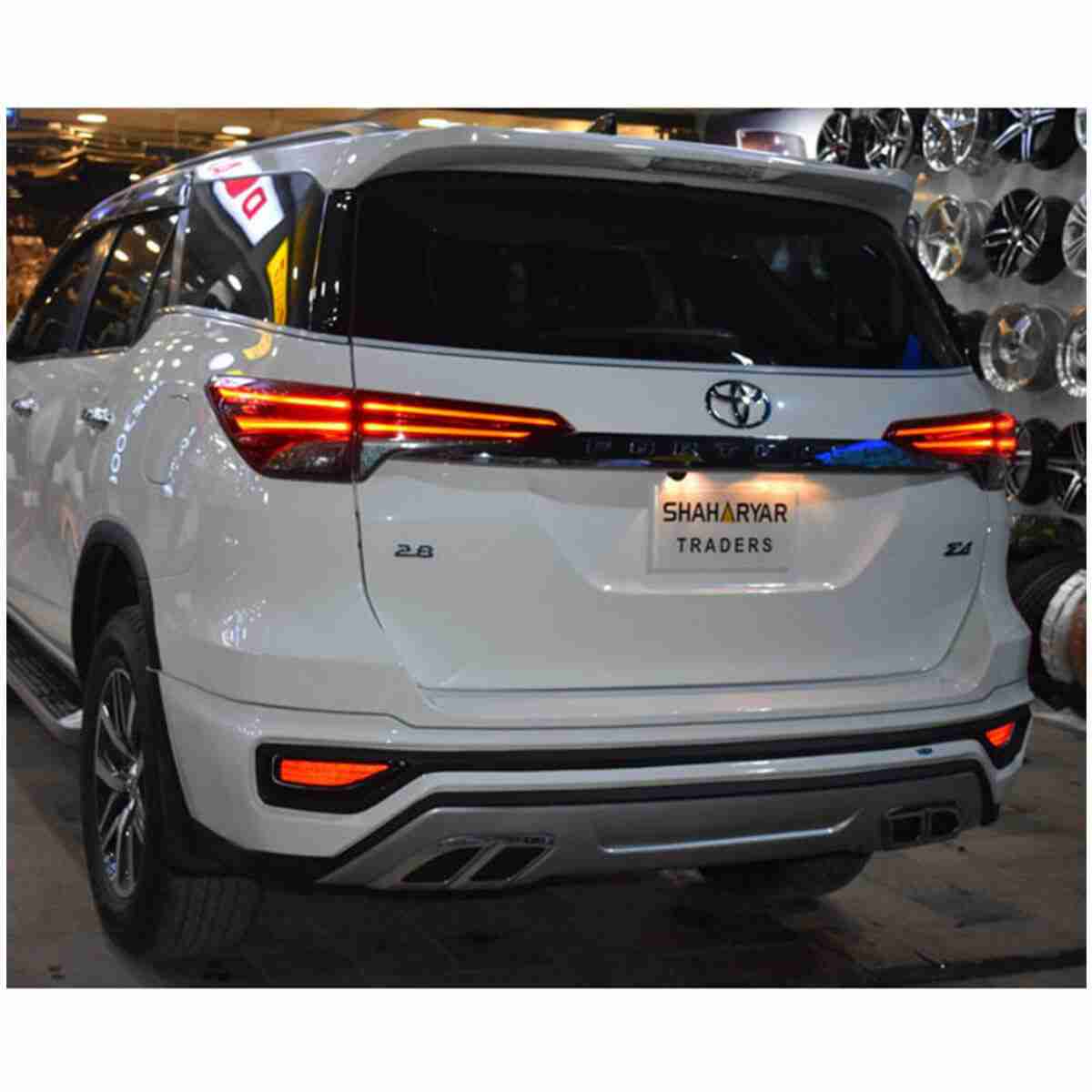 Toyota Fortuner 2017 to 2020 Zigma/Sigma Style Body Kit / Bodykit Thailand Version 1 - Thumbnail 2