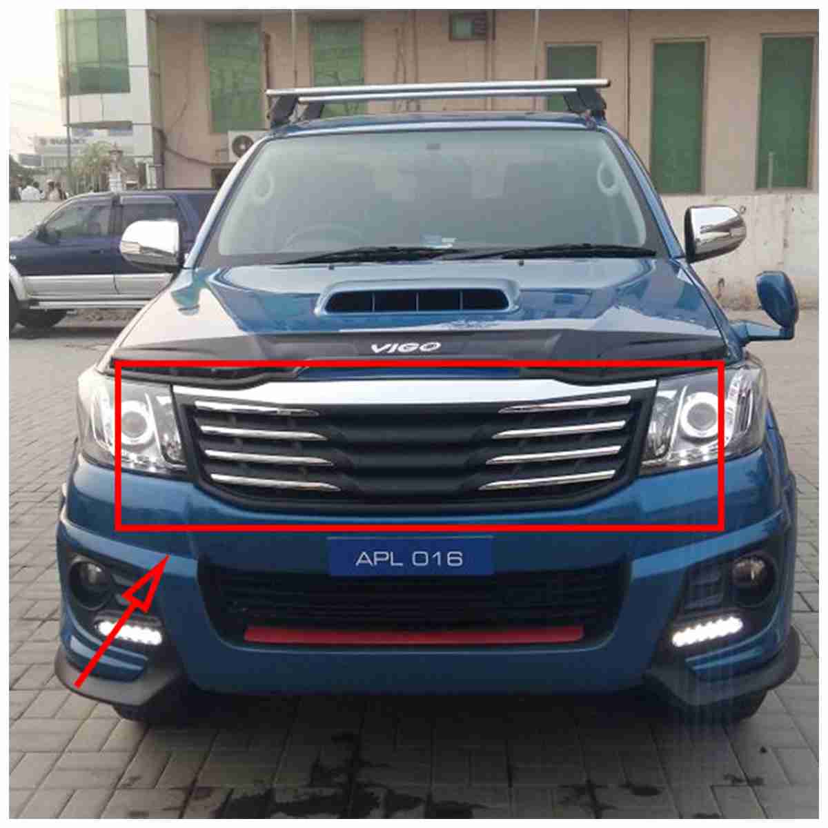 Toyota Hilux Vigo Champ 2012 to 2016 Chrome Black Grill - Thumbnail 2