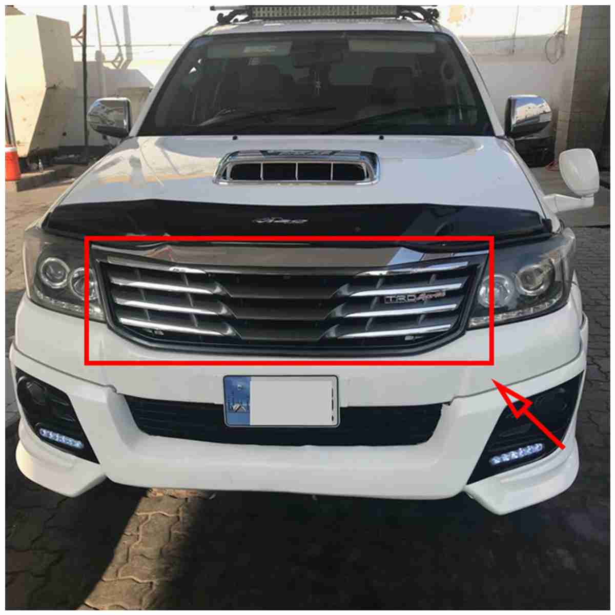 Toyota Hilux Vigo Champ 2012 to 2016 Chrome Black Grill - Thumbnail 3